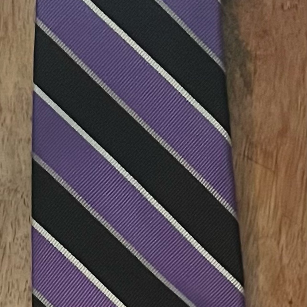 JOS A. BANK MEN’S CLASSIC PURPLE, NAVY, & WHITE 100% SILK NECKTIE/PRE-OWNED